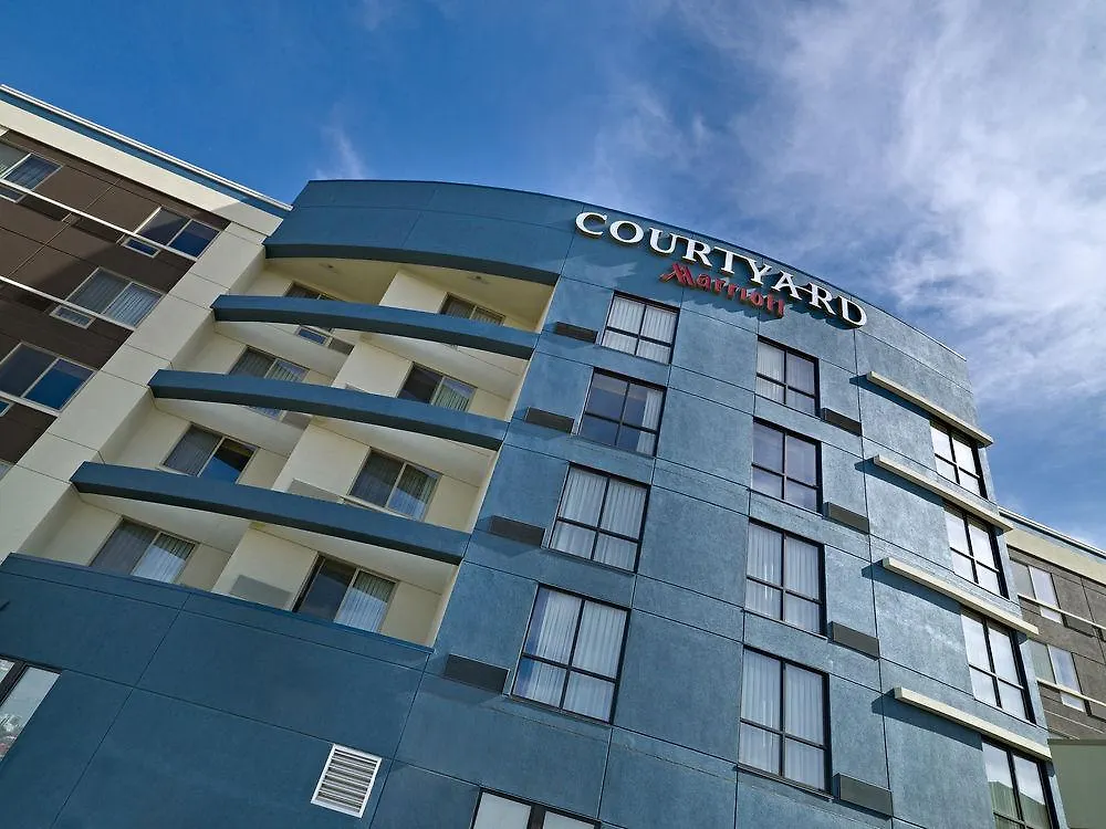 ***  Courtyard By Marriott Edmonton West Hotel Canada