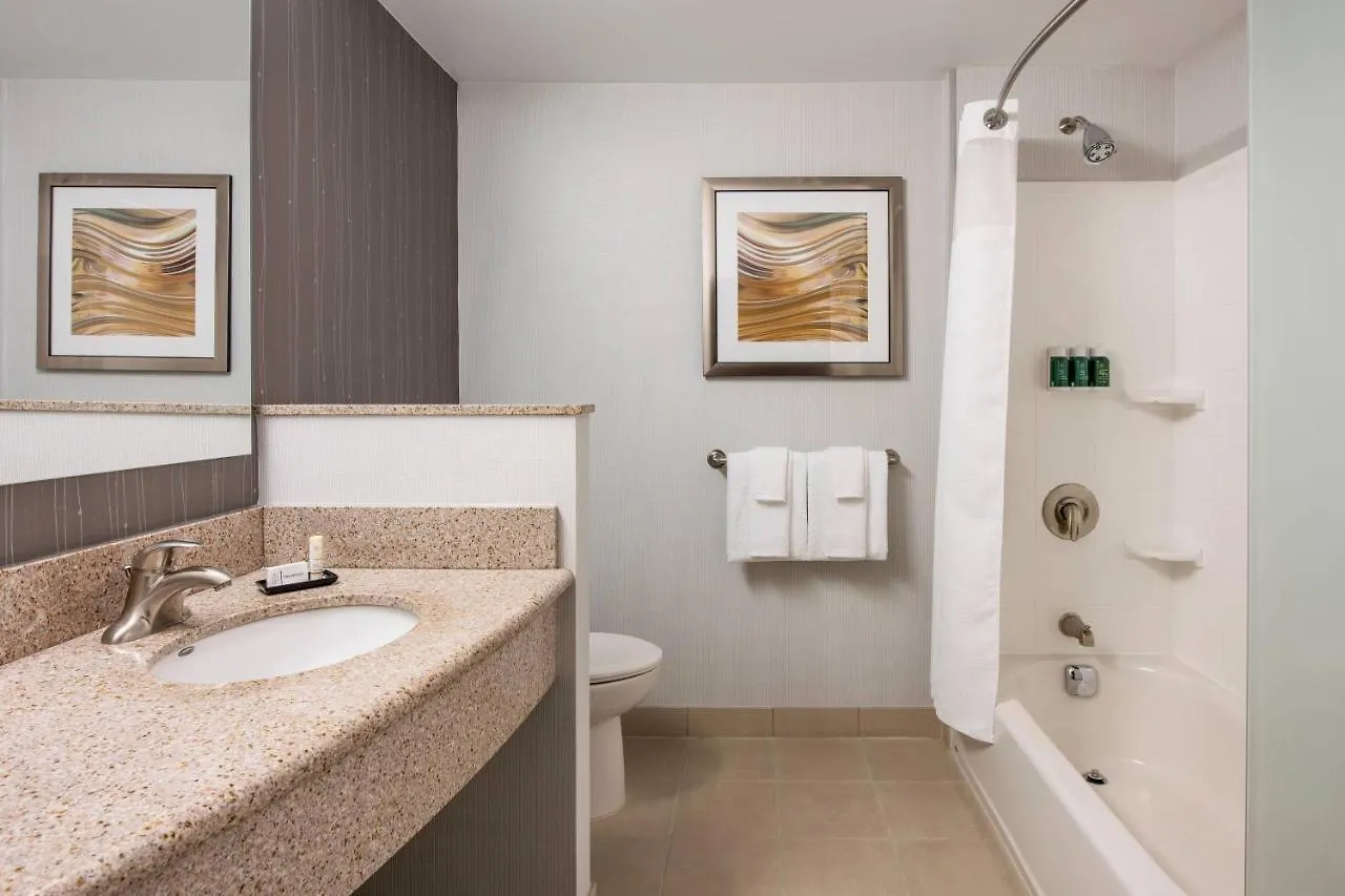 Courtyard By Marriott Edmonton West Hotel 3*,