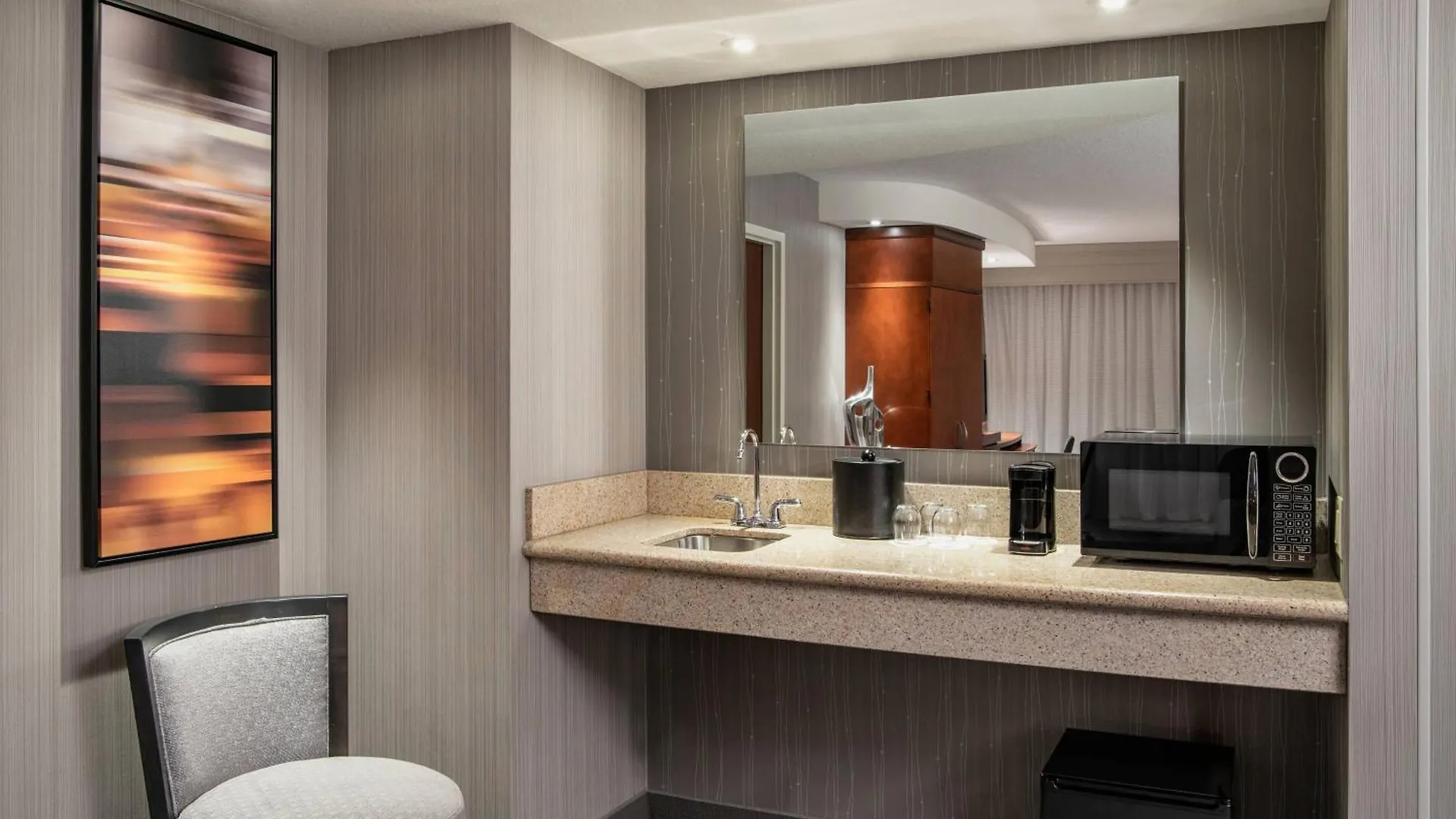 Courtyard By Marriott Edmonton West Hotel