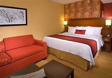 Courtyard By Marriott Edmonton West Hotel