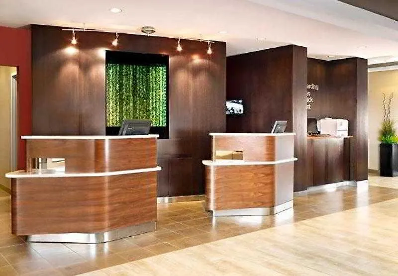 Courtyard By Marriott Edmonton West Hotel 3*,